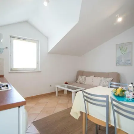 16774c Apartment