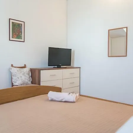 16774c Apartment Supetar